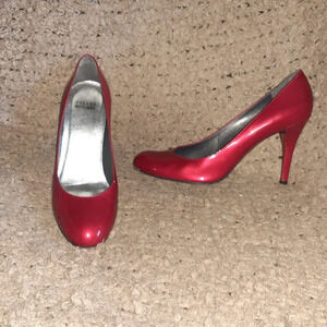 STUART WEITZMAN-Metallic Ruby Red Patent Leather Pumps-Sz 8M-Excellent